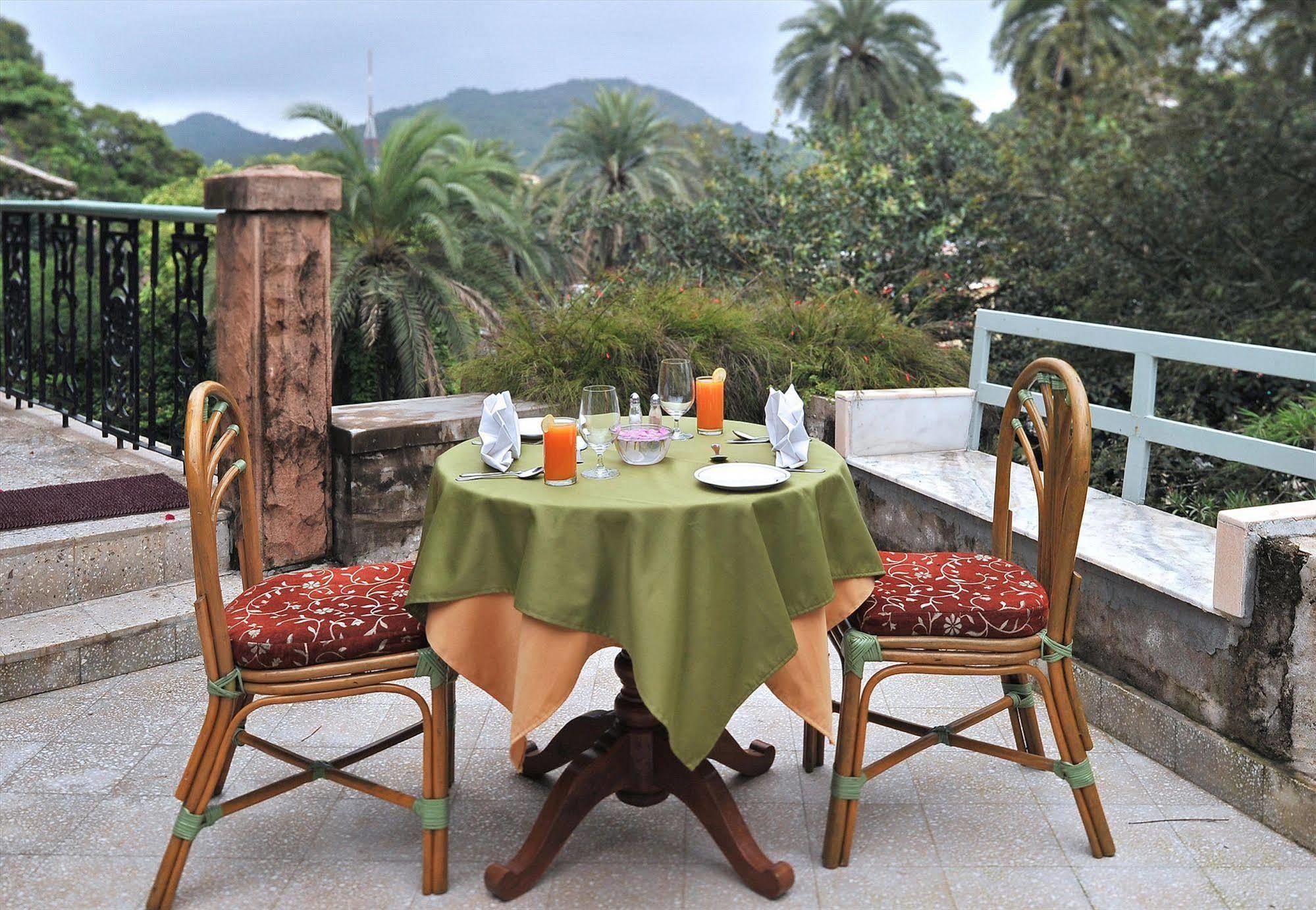 Welcomheritage Connaught House Mount Abu Ngoại thất bức ảnh