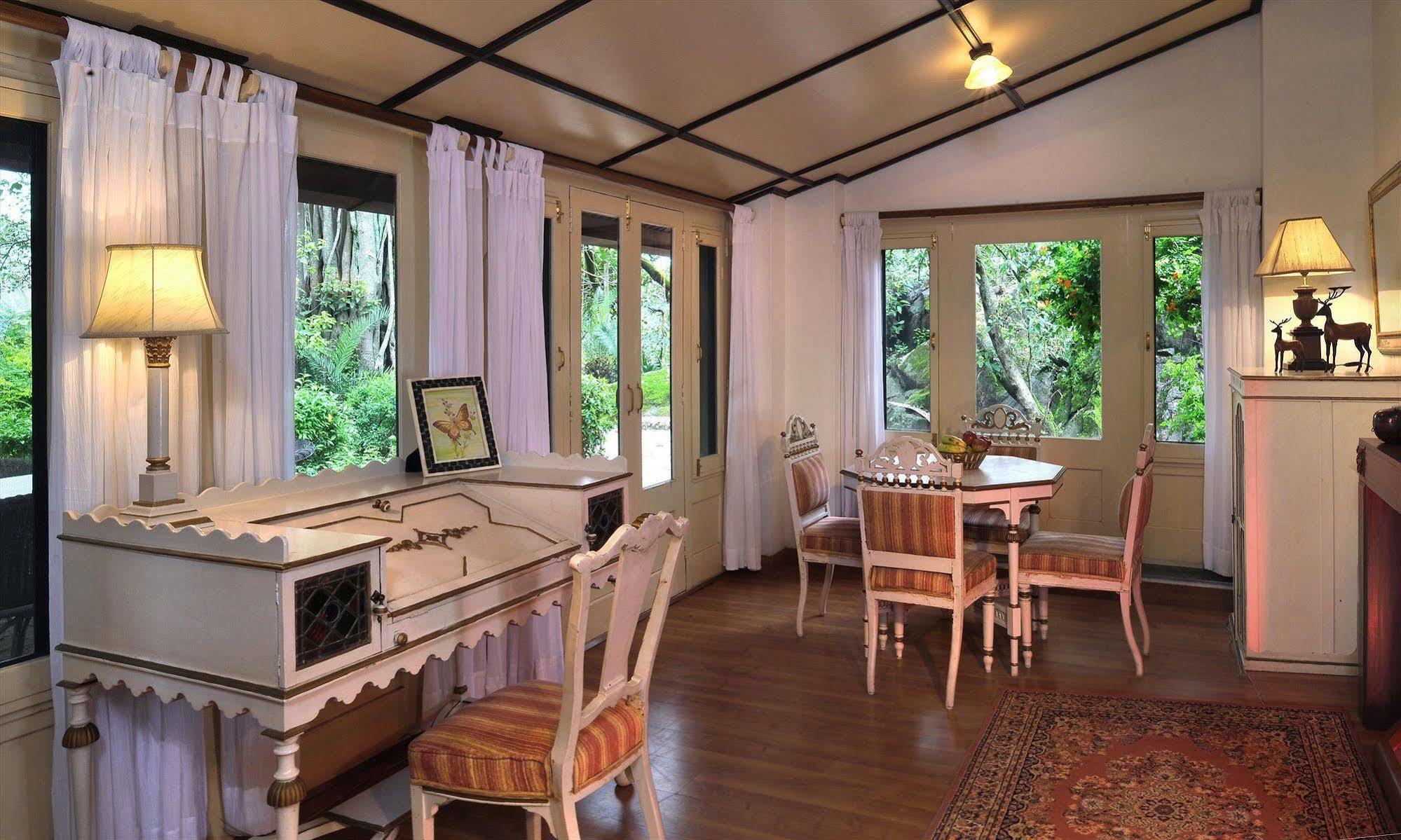 Welcomheritage Connaught House Mount Abu Ngoại thất bức ảnh